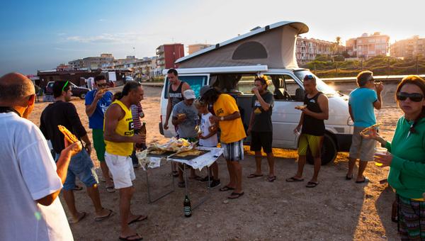 COREkitesSpain's tweet photo. After Kite Party con los amigos de Alicante @corekites #ride2gether14 
Mañana estaremos en Almerimar !!! http://t.co/de0g18i1K9