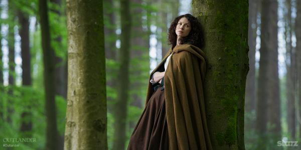 Outlander_STARZ's tweet photo. #Outlanders, your first look at the midseason finale is here #OutlanderDay http://t.co/tmcxt7W8Bt