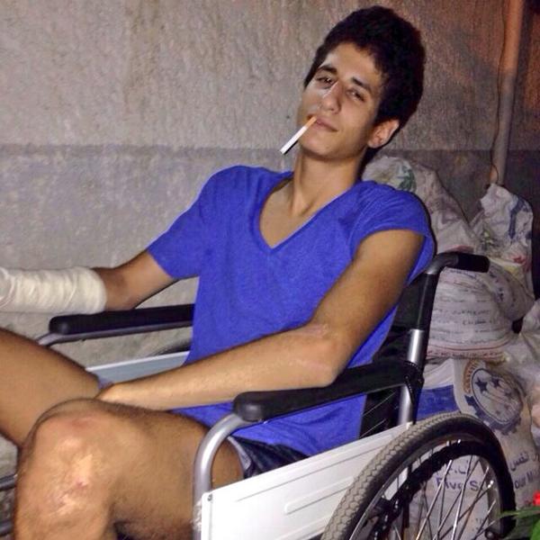 OmarKarramKordy's tweet photo. @TheAliOssama kan tool 3omro nefso yeb2a Wolverine... Ba2a Charles Xavier. http://t.co/k1HSAhOFHD