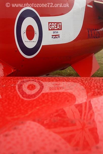 EssexHebridean's tweet photo. A #ShinyJet picture with a difference. XX325. Is this yours @RAFCircus4 ? #MusicalJetConfusion http://t.co/OagGVpopYV