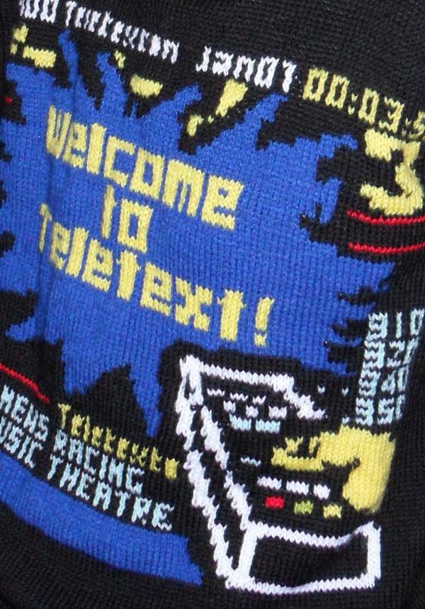 wheresmejumper_'s tweet photo. @Teletext40 we knitted #teletext http://t.co/DEhUN9xwOy http://t.co/SkIJLhnb0c