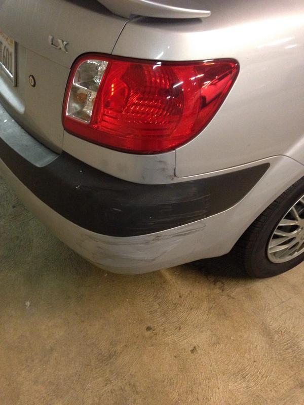 __Neesee__'s tweet photo. So today some idiot decided he didn't want to pay attention and wanted to play bumper cars instead π #PoorRoxy http://t.co/smZp3VaV3W