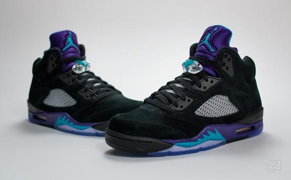 Nice_Shoe_Game's tweet photo. Retro Jordans black grape 5's http://t.co/D55Su77yKc