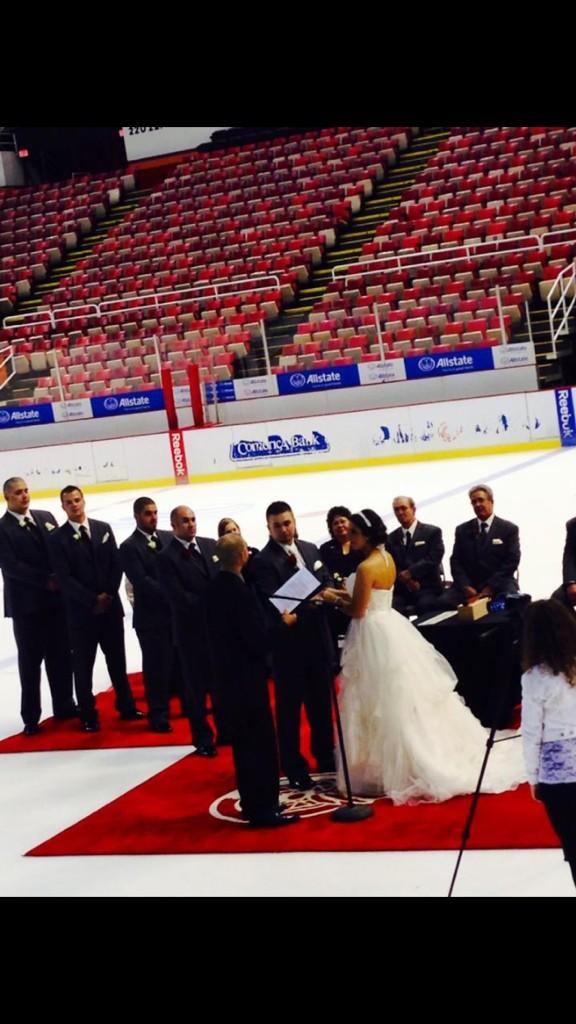 robwalkr9's tweet photo. Still can't believe we did it. @DetroitRedWings #marriedman #WeddingAtTheJoe #walkerwedding#luckyman http://t.co/vA18UL16N1