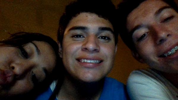 sebastianholg11's tweet photo. @LaFotoDelFace @SabadazoOficial 
salu2 a todos !!!!! XD http://t.co/n47luSJtfU