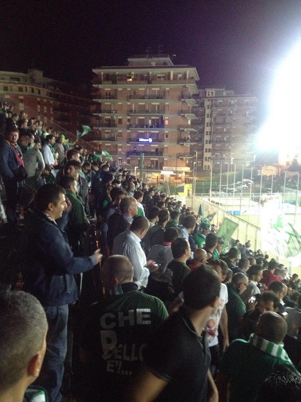 comedian72's tweet photo. #frosinoneavellino. Settore Ospiti @GiulioDiPrisco @SereSorrentino @Chiara__DM @Mai_DireMai @vincenzopace13 http://t.co/sYDRzel8xF