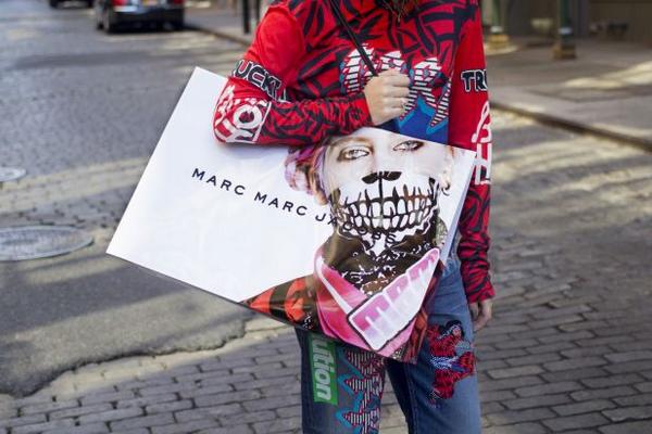 marcjacobs's tweet photo. Want to be the new face of #marcbymarcjacobs? Tag ur pic w/ #castmemarc for a chance to win! http://t.co/JrX806z8st http://t.co/zwzRCF3ROi
