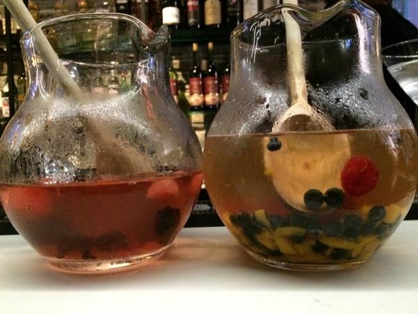 michellejobin's tweet photo. Mmmmm delicious sangria @BarsaTaberna #barsataberna http://t.co/Zi2vtpzaST