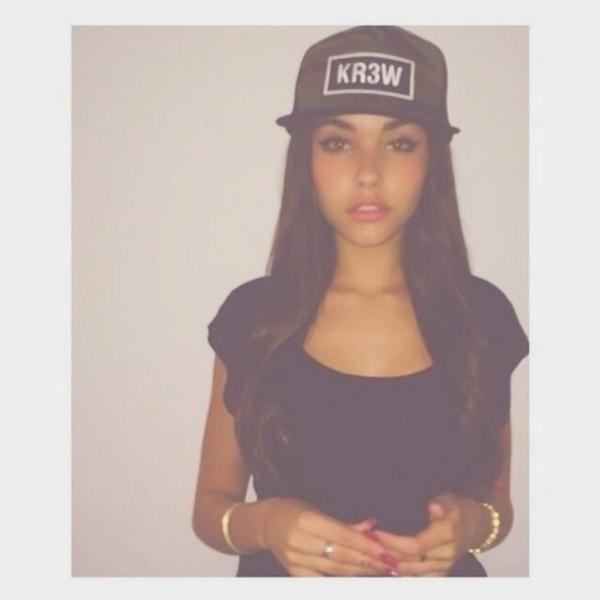 neonmadisonbeer's tweet photo. Everyone one beautiful #MadisonStayWithMeCover #madisonbeer #UnbreakableHaidesRemix #yourbeautiful #justinbieber http://t.co/sssKBc5J6m