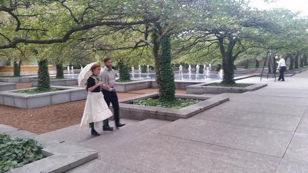 ShellBellChi's tweet image. Volunteered at @artinstitutechi on Sunday for @ChooseChicago. Amazing greeting for attendees from @redmoontheater.