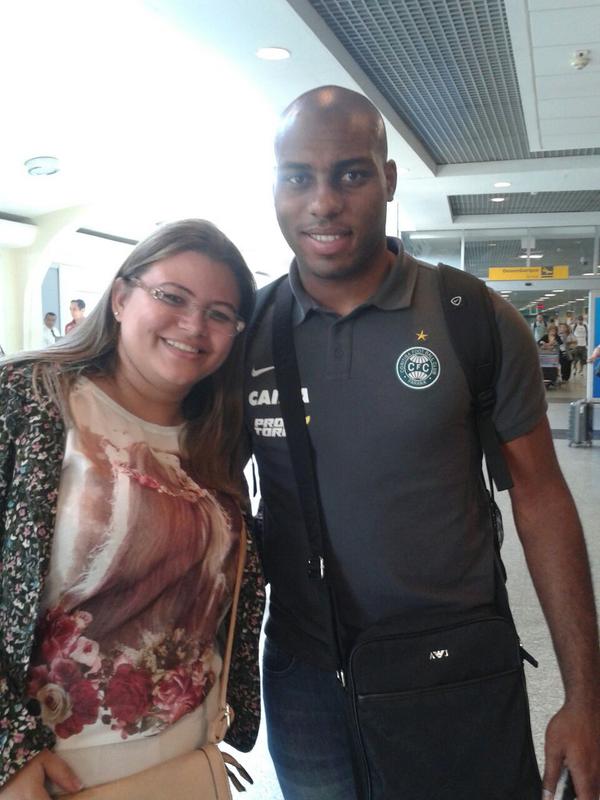 WiwiLimaS's tweet photo. @BEveliny DENÚNCIA!!! MOZÃO A BRU TIETOU JOGADORES DO CORITIBA.
BRU EU TE FALEI QUE EU IA CONTAR. KKKKKK
#FamiCeloDay http://t.co/fj9E6gqJ3d