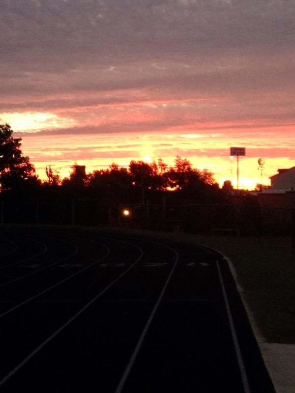 coachtrelc's tweet image. #AMrun #400s #megpic #PRpace #hardwork #donebeforethesun #7hashtags