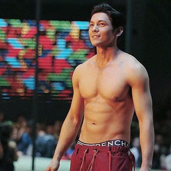 kissmarky's tweet image. Yes.. he will be there!!!!! #cosmobachelorbash2014