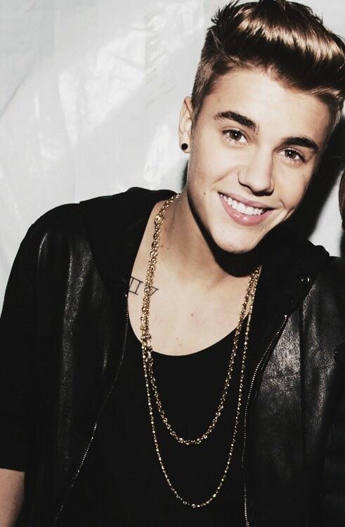 infinitycaylen's tweet image. Image via We Heart It weheartit.com/entry/138528408 #love #justinbieber #justinbieber