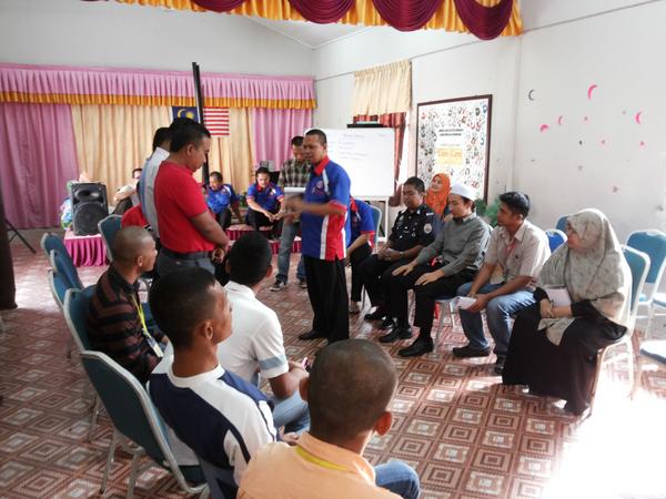 cnc_jerantut's tweet photo. Sekitar Sesi TOT perlaksanaan program TC kepada kakitangan &amp; klien Klinik C&amp; C Jerantut http://t.co/htOAbJXwG4