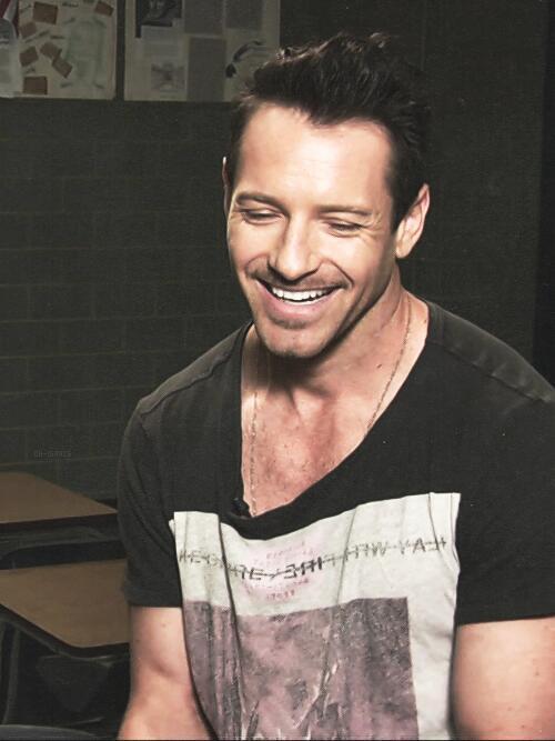 Happy birthday Ian Bohen 