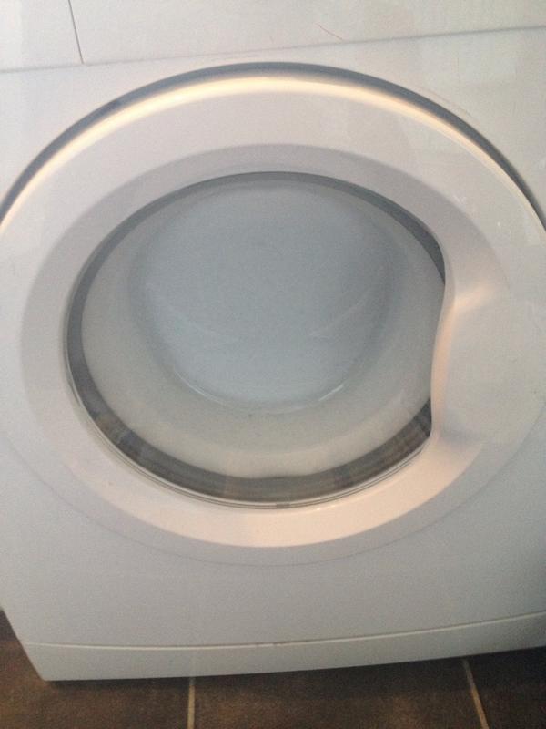 joewansam108's tweet photo. That's the last time she'll ask me to put the washer on #Oops #ToManyBubbles http://t.co/3NAJeR8xz6