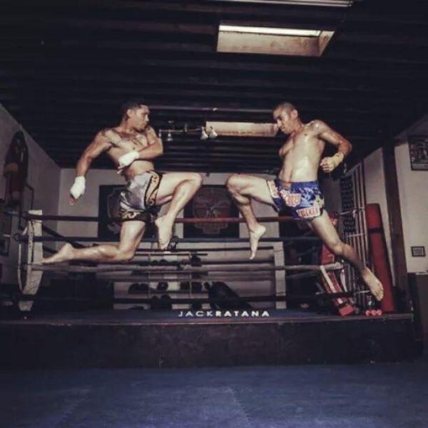 GoldenGearMMA's tweet photo. Flying knee! #Doubledose #muaythai #thaiboxing #flyingknee http://t.co/zxySf2e6pT