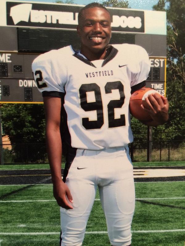 BlackMagic292's tweet image. My mom paid me to use my busted ass smile this year for pictures #merked