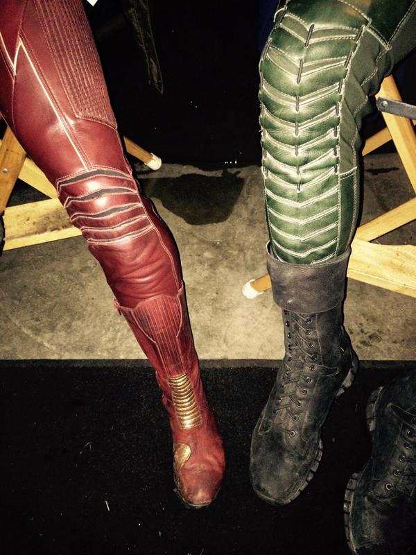 DCWNIVERSE - Foto dal set del crossover di Arrow e The Flash!