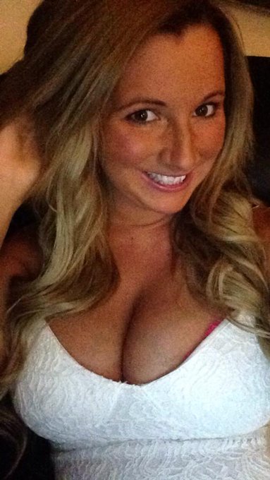 #natural #selfie http://t.co/ENevq63FSr<a href="/tag/natural"class="tags">#natural</a><a href="/tag/selfie"class="tags">#selfie</a>