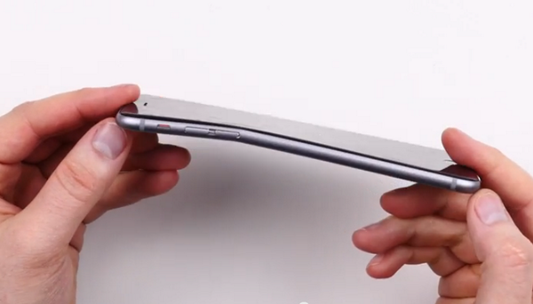Looks like the iPhone 6 Plus is at risk of bending in your pocket go.dspy.me/b25q