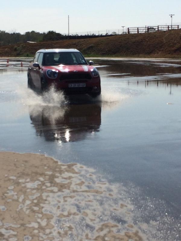 lancemroberts's tweet photo. Just skidding  #minifullthrottle http://t.co/1KBwsz3Zt0