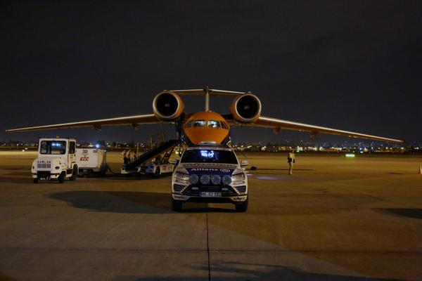 rainer_zietlow's tweet photo. Goodbye Europe - Welcome to Africa! http://t.co/yoOsisbUau
#capetocape #VWtouareg #rainerzietlow
#worldrecord #hpc2c http://t.co/WBmr8jjaAB