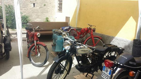 ProLocoScansano's tweet photo. Esposizione Moto D'epoca. .. http://t.co/3STd5QP4h5
