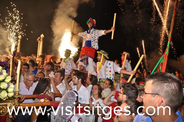 VisitSitges's tweet photo. Ja has vist totes les fotos del fi de festa #stsitges14? http://t.co/8k18IgKRur @ajsitges @fmsitges @bcnmoltmes http://t.co/KI3OHMxH1I