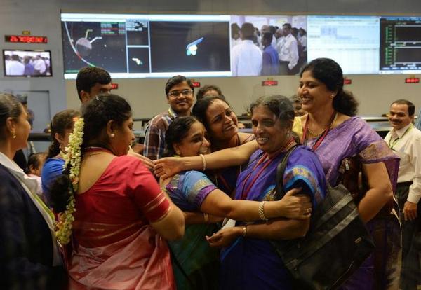 SharmaShradha's tweet photo. Yeh hai India Moment and a Story of a lifetime ! Women Scientists Celebrating. @MarsOrbiter #soproud http://t.co/2G622poVur