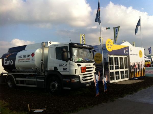 EmoOilIreland's tweet photo. Day 2 of the #Ploughing Championship and we're all set to go. Drop by Block 4, Row 27 Stand 452 and say hi to Emo! http://t.co/vYwkBwkR9F