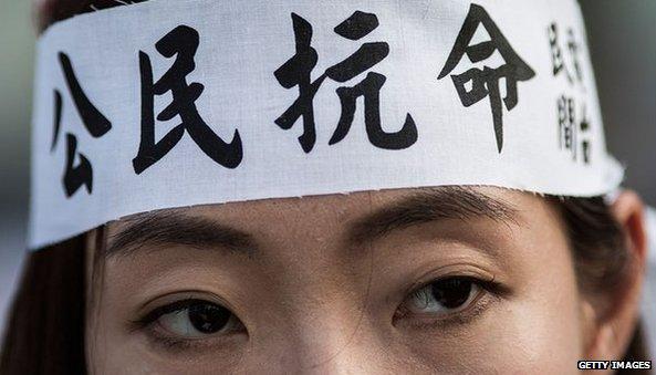 TheCarrieGracie's tweet photo. Students, billionaires and revolutionaries. Who has history on their side?@BBCCarrie on HK's democracy battle http://t.co/6O8OoggfYv