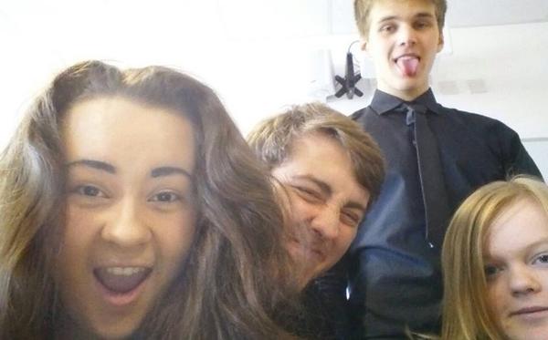 chloe_sanders12 tweet picture