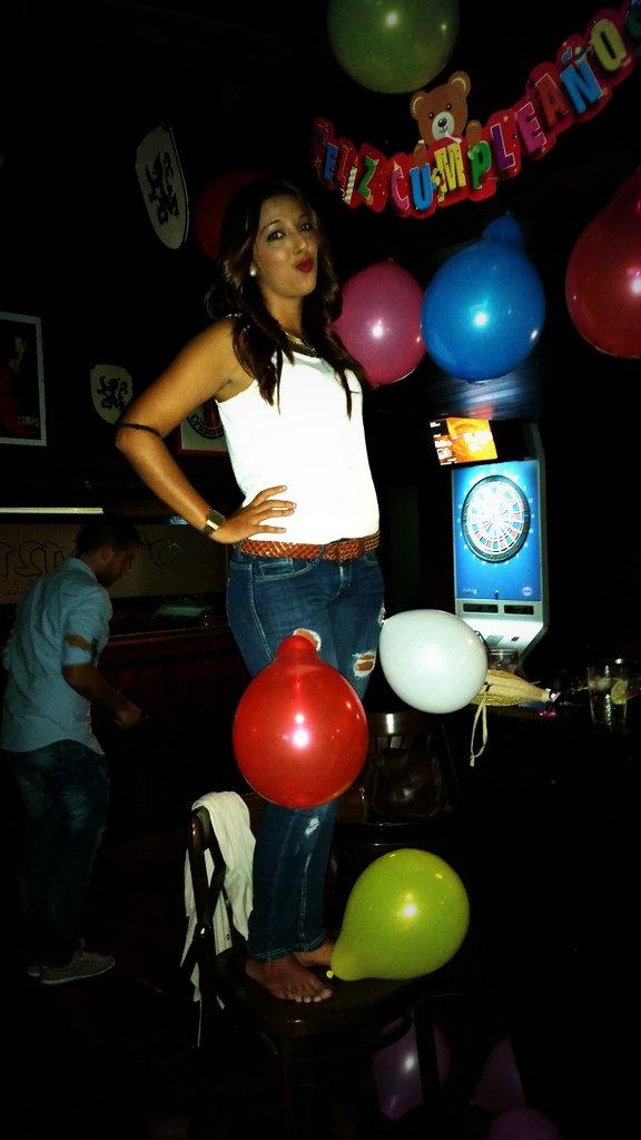 MariaMartineV89's tweet photo. Por mi Pechotes @DesireeLuque 😍 @LorenaPReina @Fm_Moreni @lananadiiva http://t.co/T1cI1HaHKe