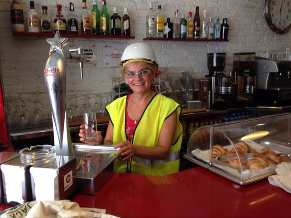 AuxiliObresSBD's tweet photo. Canvi-ho la safata pel pic, almenys guanyaré un sou a final de mes, @iSabadellcat,@DiarisSabadell,#AuxiliObresSBD http://t.co/VjBFMIeTML
