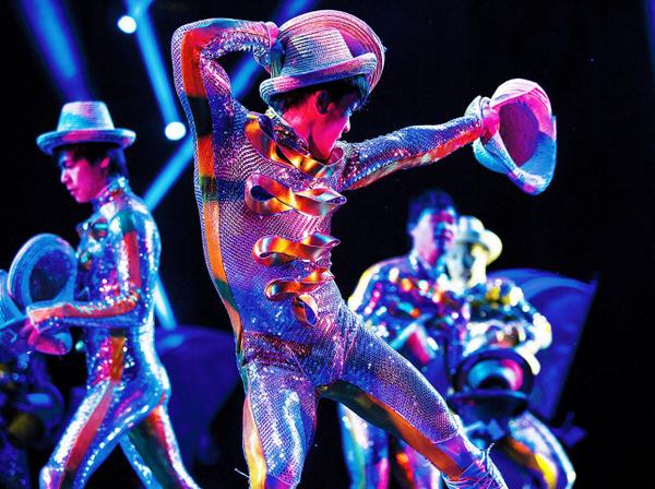 michaeljackson's tweet photo. Guess which song is featured in this act of Michael Jackson ONE by Cirque du Soleil? http://t.co/eq9i3nnUkp