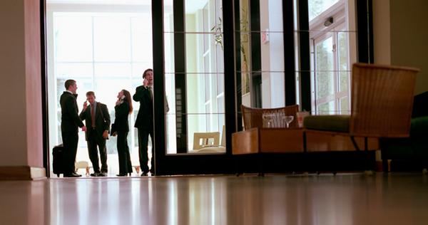 rtve's tweet photo. España obtiene un 'rotundo suspenso' en regulación y transparencia de los 'lobbies' http://t.co/CPLK7UY0Zd http://t.co/u45TIB1lgb