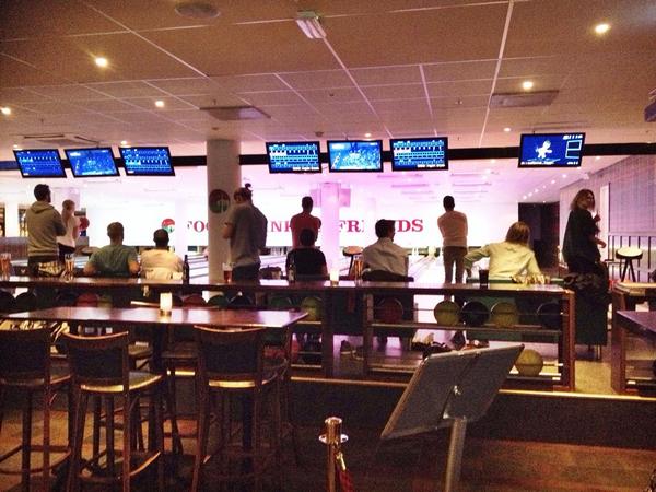 mimmibjaaland's tweet photo. Afterwork pÄ pitchers #röhnisch #ullmax http://t.co/3KMVgKwfjQ