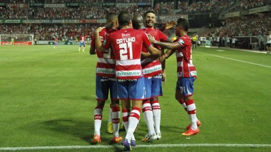 TercioSurUltras's tweet photo. A base de pizarra, método y carácter lo estamos consiguiendo. #SoyElNumero12DeTuAlineacion #VamosMiGranada http://t.co/mnTqFIkT1N
