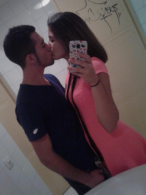 Davidesco22's tweet photo. Casi medio año con esta morena tan preciosa TEAMO ❤️8⃣❤️😘 @daaniieelaa17 http://t.co/CMMPxn0Sz9