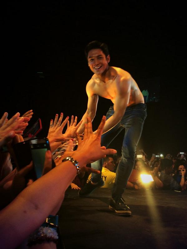 Queen_Kween's tweet image. Sir Daaaaaaaave!!!!! #COSMO69 #CosmoBachelorBash2014 @josephCmarco 😍😍😍