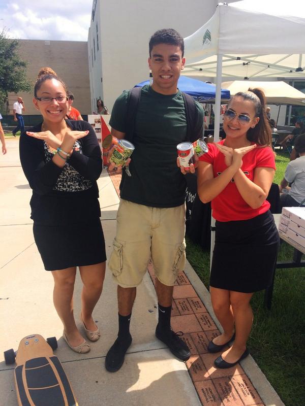 CUS_AlphaMu's tweet photo. @EternalKings donating to our canned food drive for Hunger Action Month http://t.co/QInbzEjddo