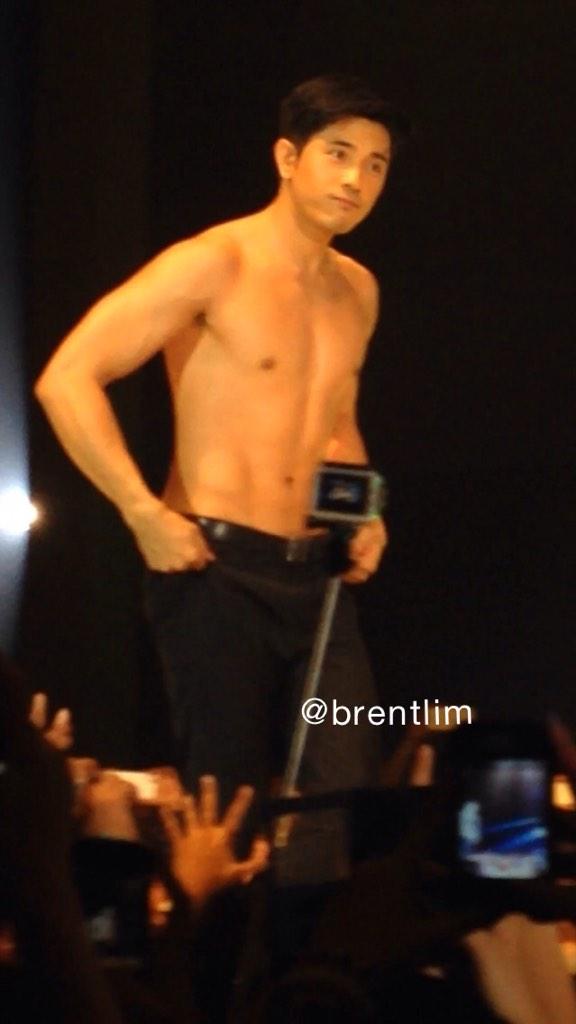 BrentLim's tweet image. Paulo Avelino #CosmoBachelorBash2014 #Cosmo69 #CosmoTower69