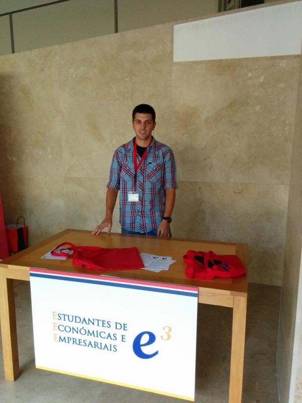 e3galicia's tweet photo. No noso stand da @IFMActiva Achégate! http://t.co/hwgtNOYVk2