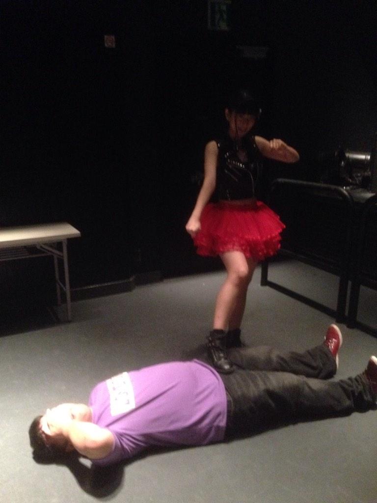 COCORO❤ODORU【公式】 on X: 初チェキながらチン踏みされた人（笑） http:t.coHoLdNtA4sb  X