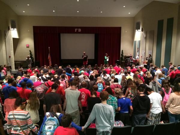 JDMealor's tweet image. @dmsfca @GHCFCA @toddstarnes SYATP #beallin Prayers at Davis Middle