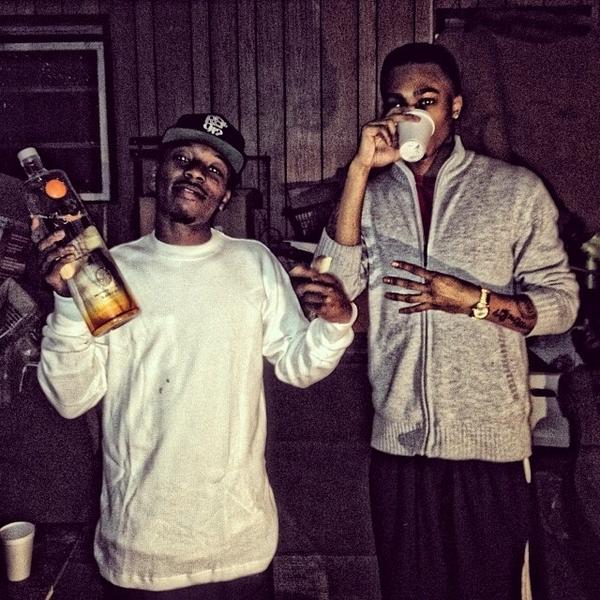 huntdollaz's tweet photo. Me and one of pArtnas #REP912 http://t.co/CSxPmEKVgX