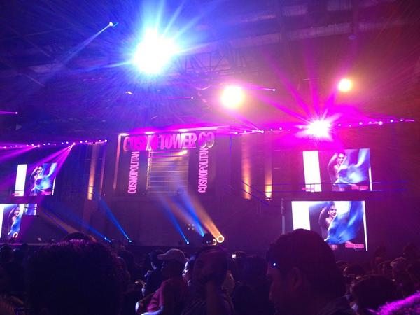 yekatoong's tweet image. #Cosmo69 #CosmoBachelorBash2014