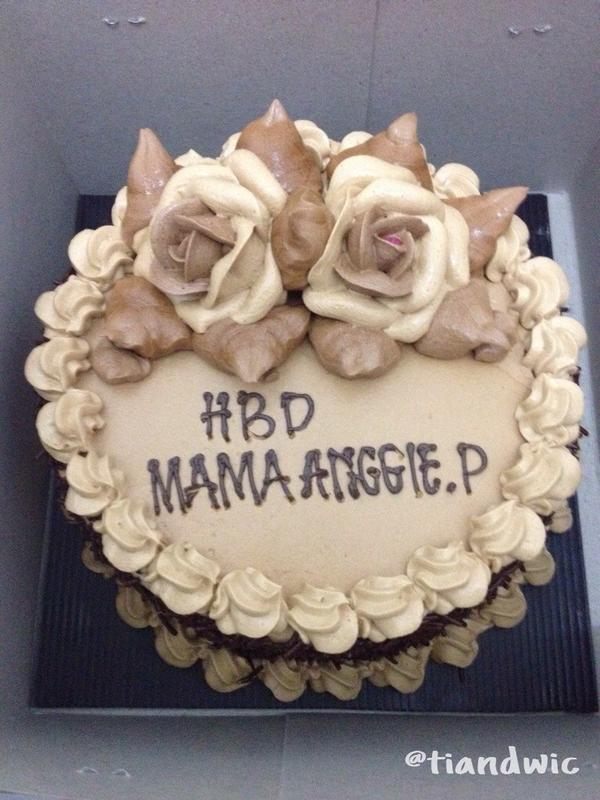 tiandwic's tweet photo. @P_AnggieJKT48 Sekali lagi Happy Birthday Mama Anggie :) http://t.co/uoOcpLBnHS